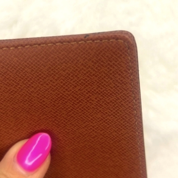 ✨️LOUIS VUITTON TAIGA LEATHER  ID CARD HOLDER - Picture 4 of 15